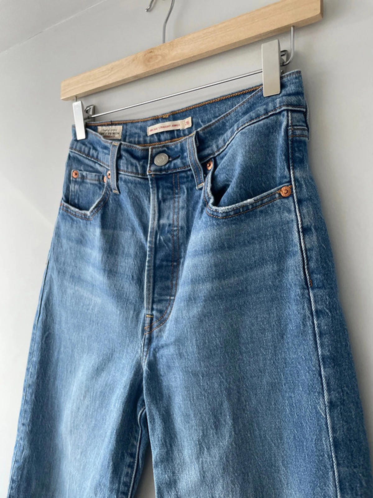 Women’s Levi’s High Waisted Ribcage Straight Fit Jeans In Navy - W26/L27 - 2572