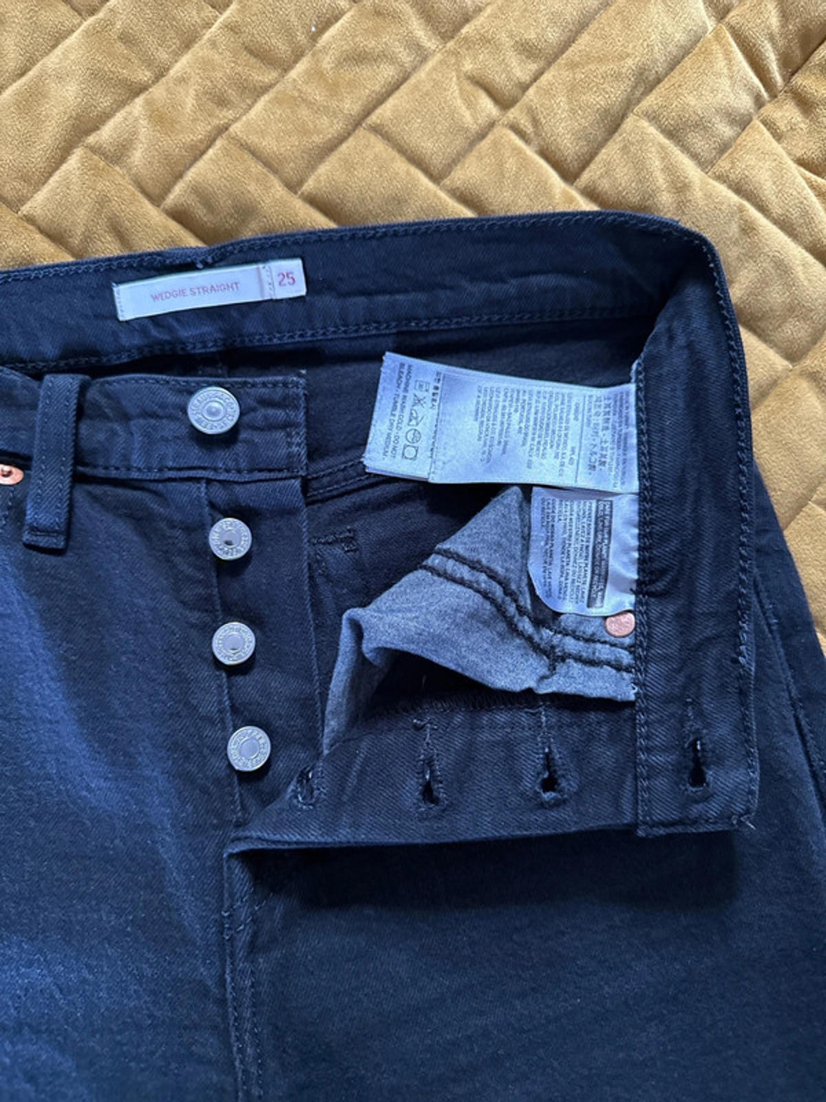 Women’s Levi’s Wedge Straight High Waisted Fit Jeans In Black - W25/L28 - 1957