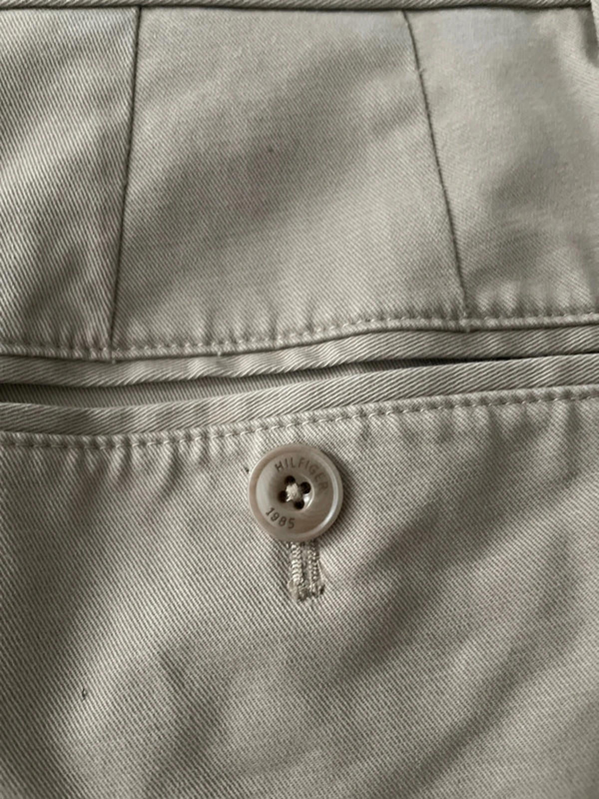Men’s Tommy Hilfiger Denton Straight Leg Chino Trousers In Beige - W32/L32 -2874