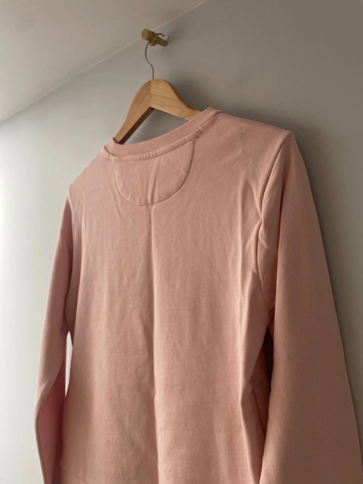 Women's GANT Tonal Graphic Jersey Sweatshirt In Pink - Small - 2812