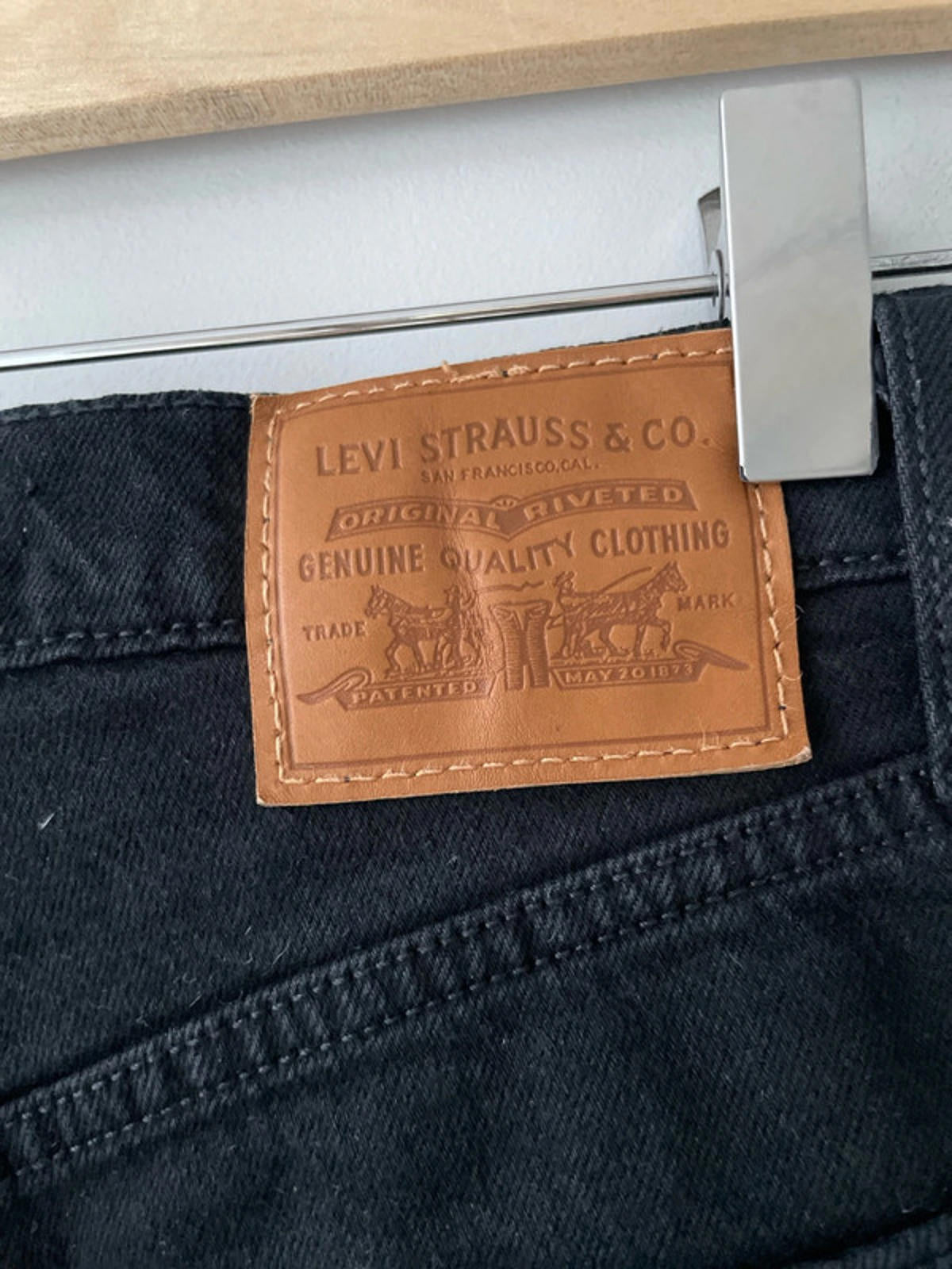 Women’s Levi’s High Waisted Ribcage Straight Fit Jeans In Black - W24/L27 - 2806