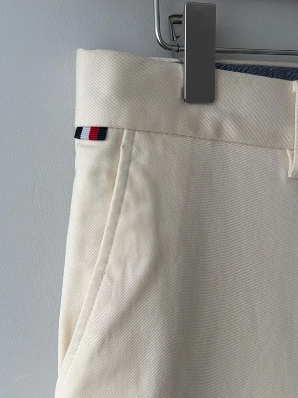 Men’s Tommy Hilfiger Denton Stretch Fit Chino Trousers In Cream - W31/L32 - 3250