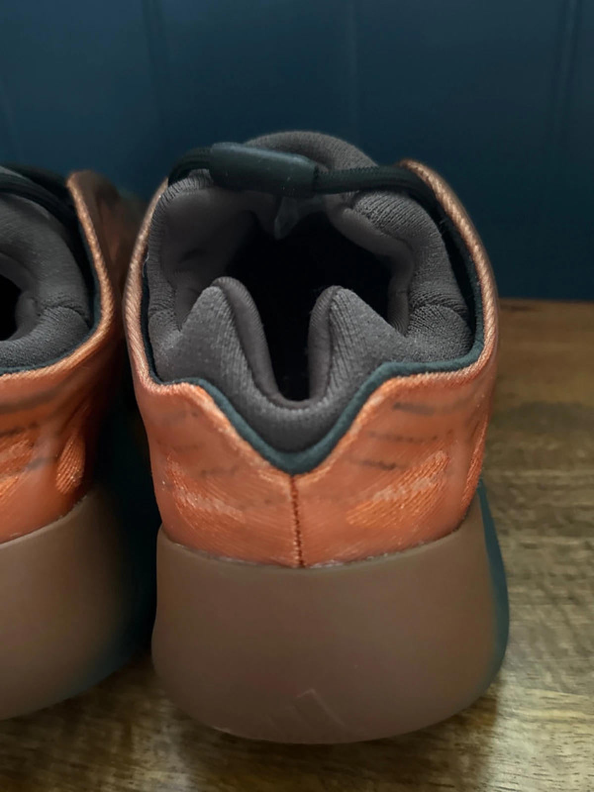 Men’s Yeezy 700 V3 Copper Fade Chunky Sole Trainers - Uk7.5 - 1295