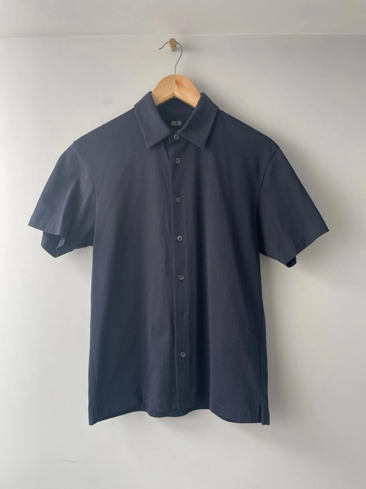Men’s Uniqlo Short Sleeve Stretch Fit Shirt In Navy - Small - 1503