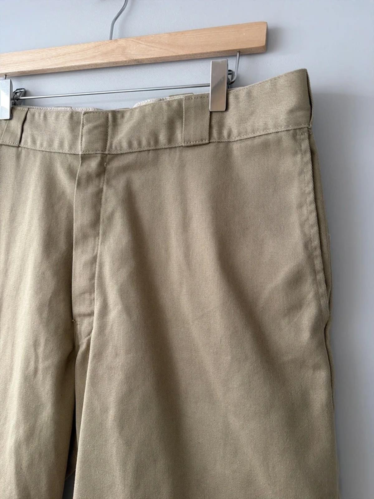 Men’s Dickies Baggy Fit Cargo Shorts In Beige - W36 - 3262