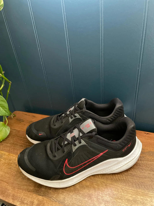 Men’s Nike Quest 5 Running Trainers UK 10.5 - 1639