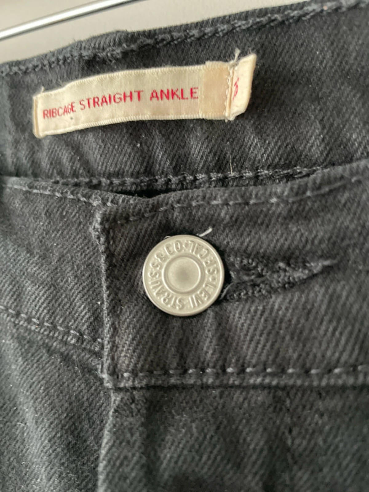 Women’s Levi’s High Waisted Ribcage Straight Fit Jeans In Black - W26/L27 - 2506