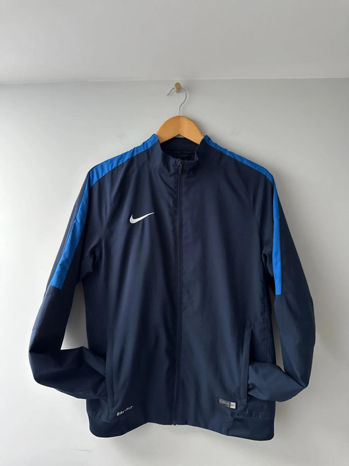 Men’s Nike Dri-fit Zip Through Track Jacket Top - Medium - 0888