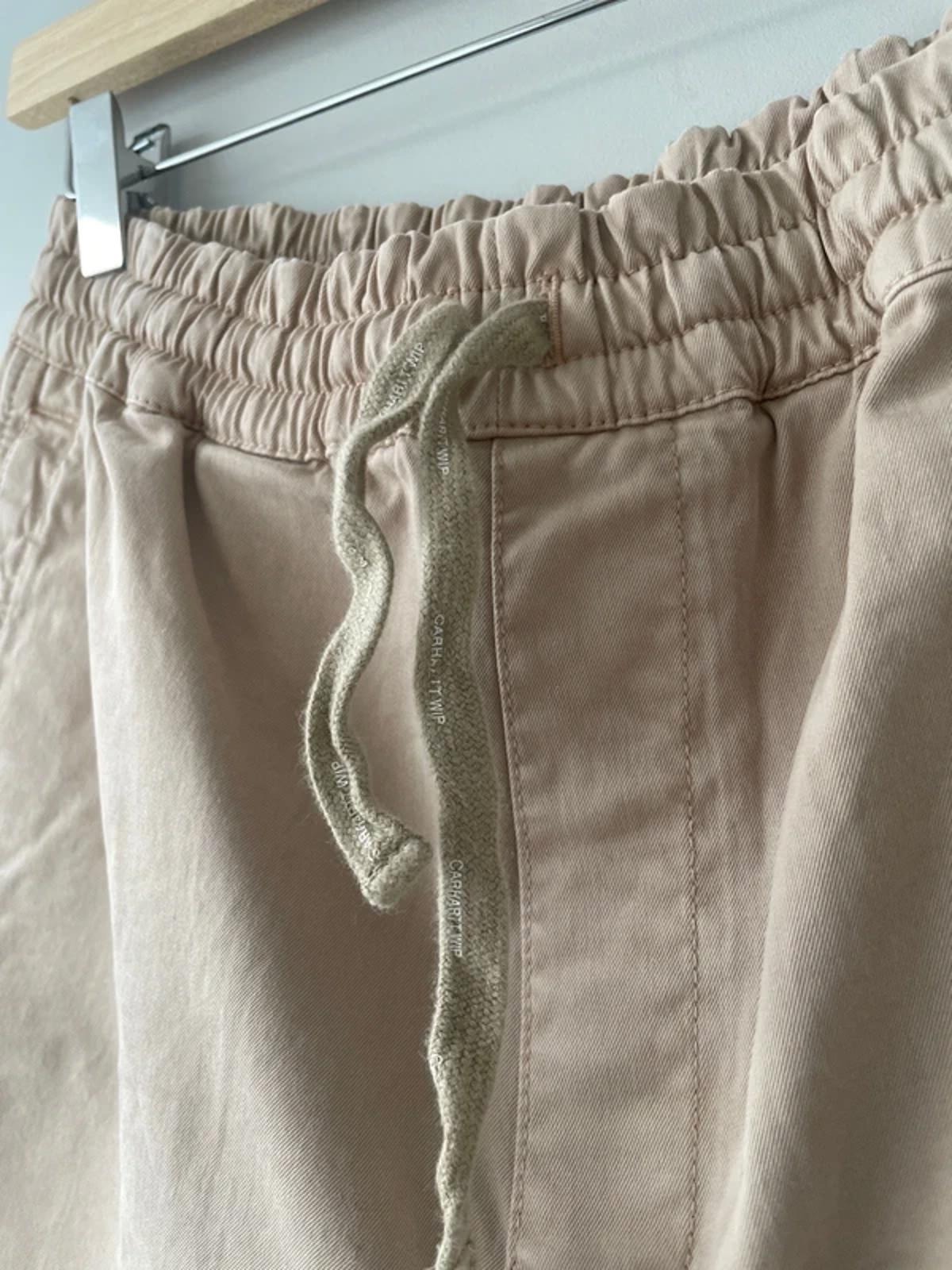 Women’s Carhartt Lawton Relaxed Fit Elasticated Waist Shorts In Beige - W26/L7.5 - 3184