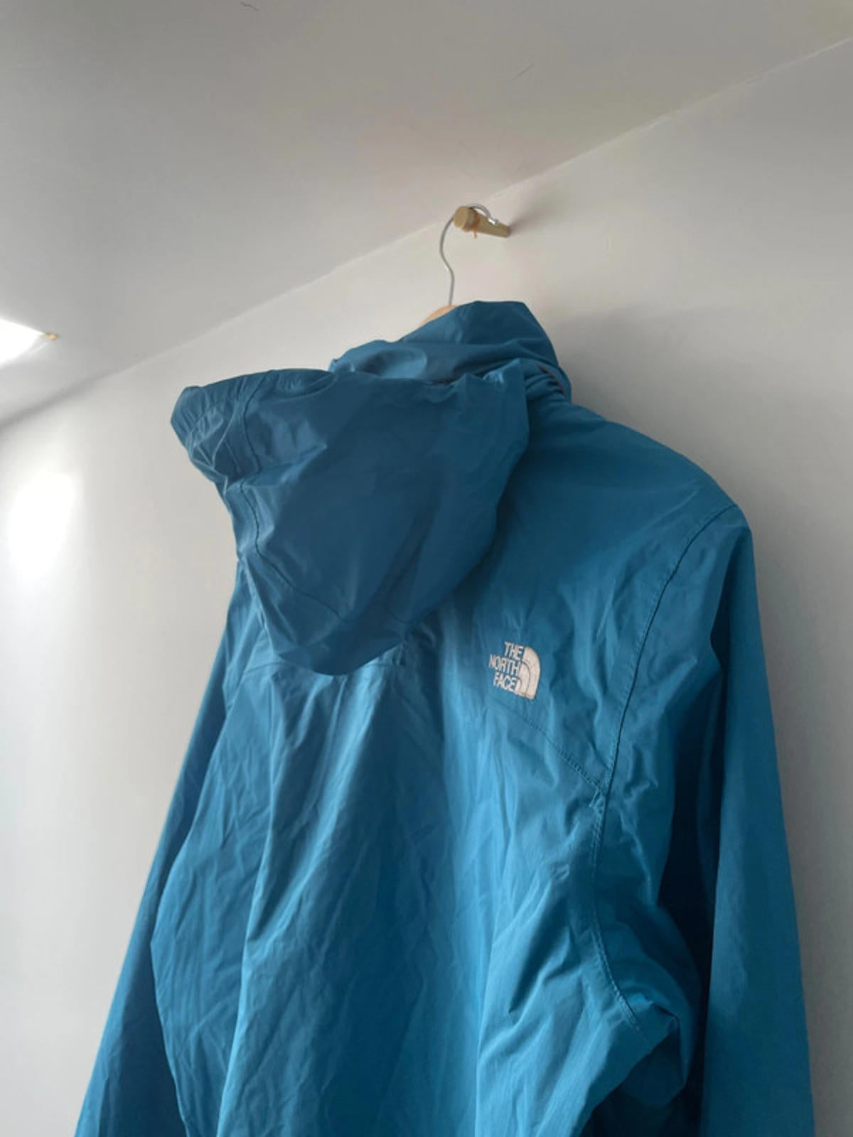 Mens The North Face Hyvent Waterproof Hooded Jacket In Blue/Orange - Small -2209