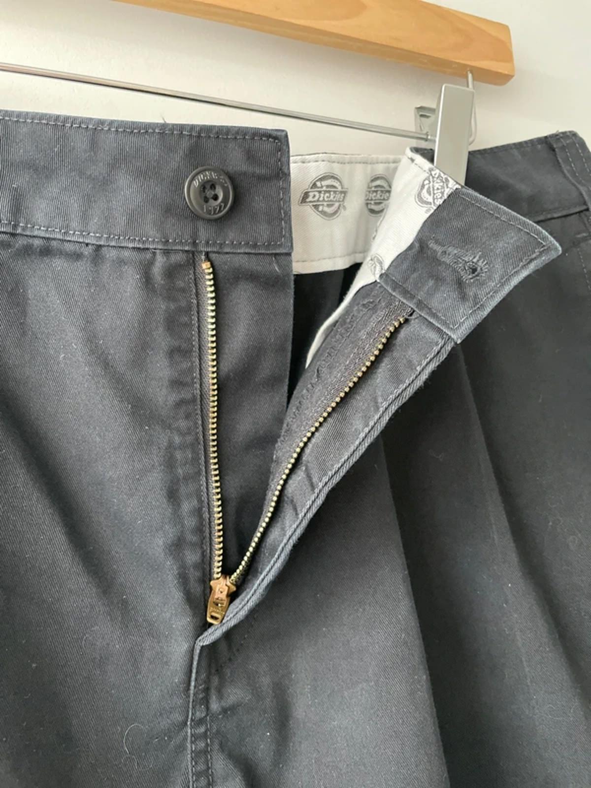 Men’s Dickies Cargo Chino Shorts in Black - W32/L9 - 3071