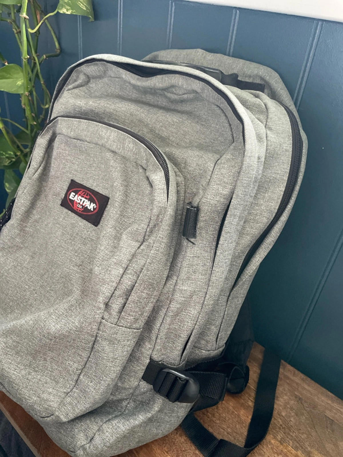 Unisex Eastpak Provider Backpack Rucksack In Light Grey - 2421