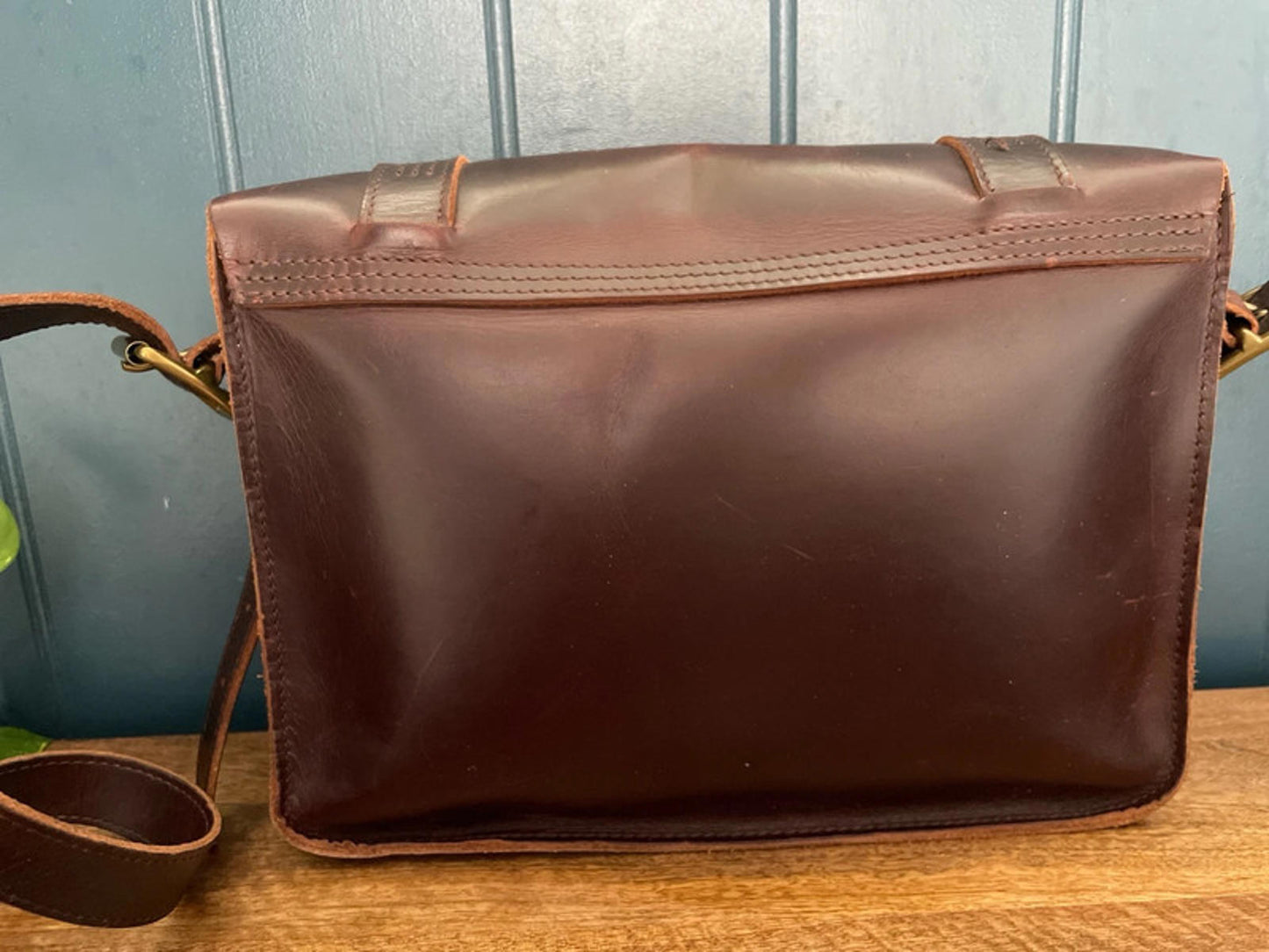 Unisex Dr Martens Premium Leather Satchel In Brown - 2417