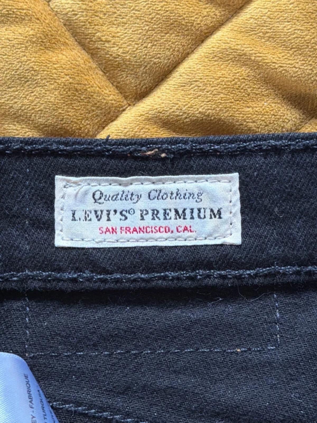 Women’s Levi’s High Waisted Ribcage Straight Fit Jeans In Black - W28/L27 - 3356