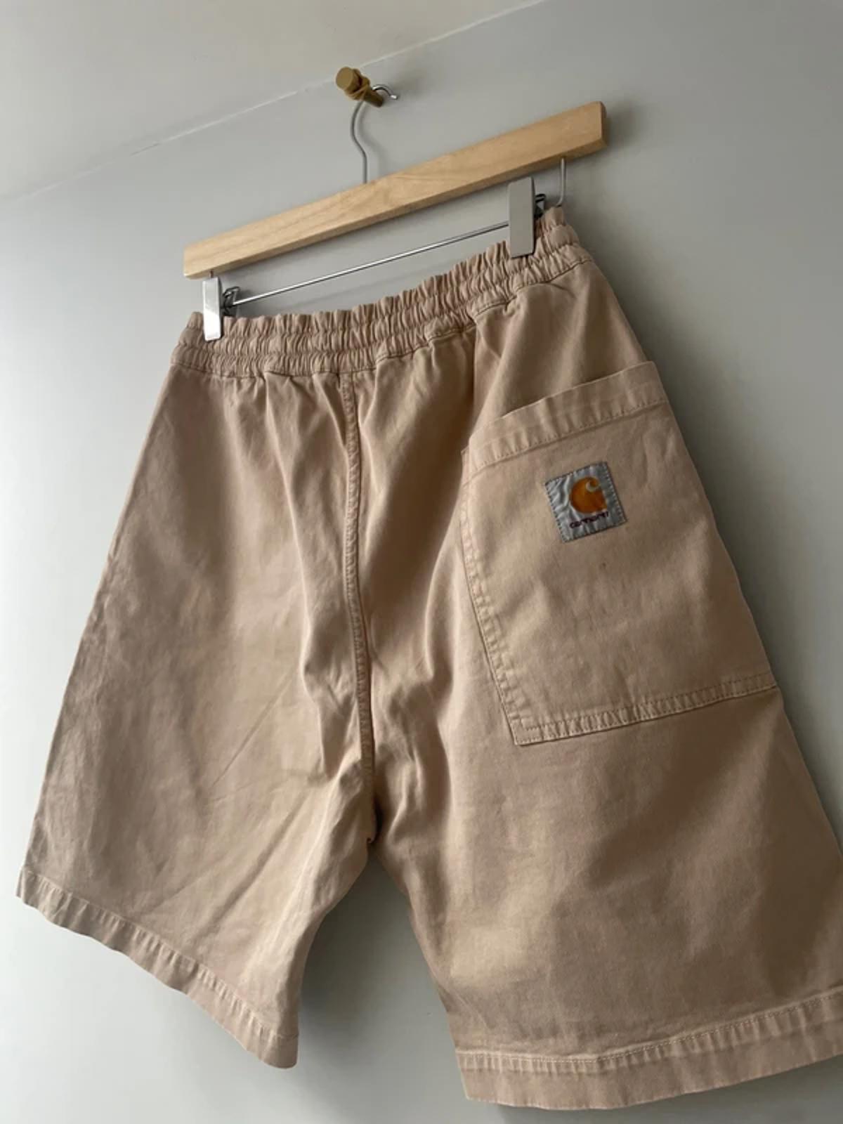 Women’s Carhartt Lawton Relaxed Fit Elasticated Waist Shorts In Beige - W26/L7.5 - 3184
