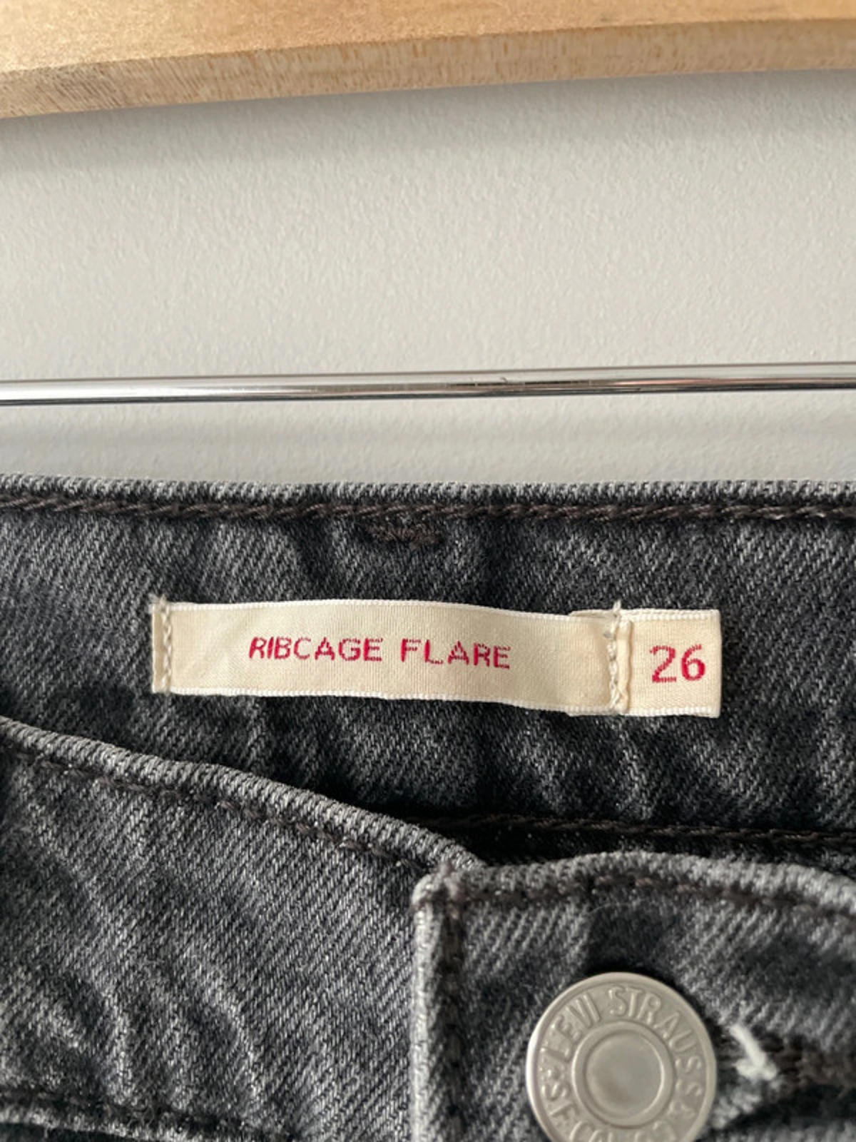 Women’s Levi’s Ribcage High Waisted Flare Fit Raw Hem Jeans In Black - W26/L25 - 2491