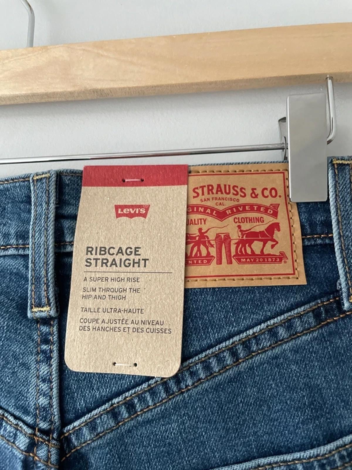 Women’s Levi’s High Waisted Ribcage Straight Fit Jeans In Navy - W24/L32 - 2922