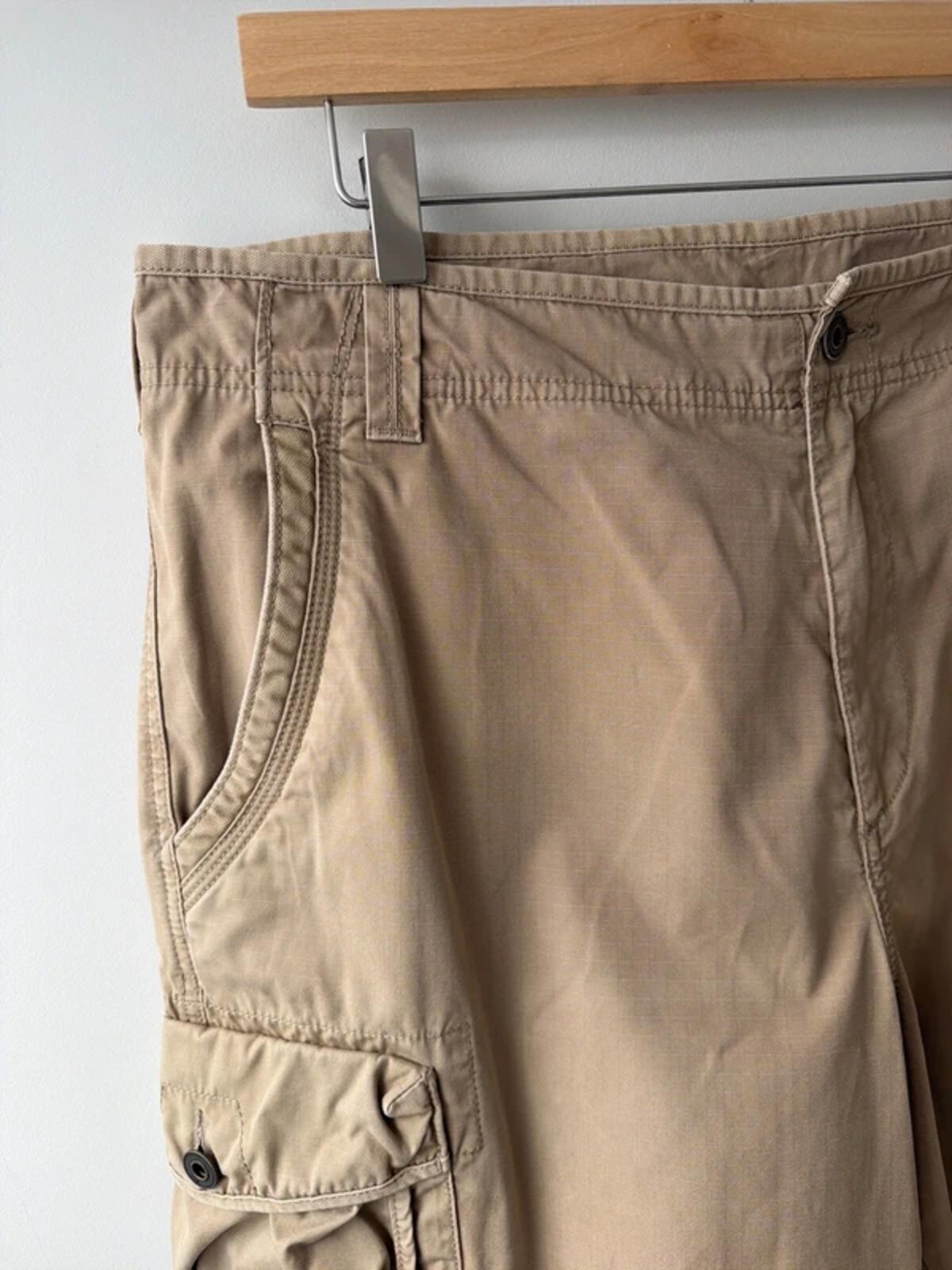 Men’s cargo combat baggy fit shorts in beige - W36 - 3404