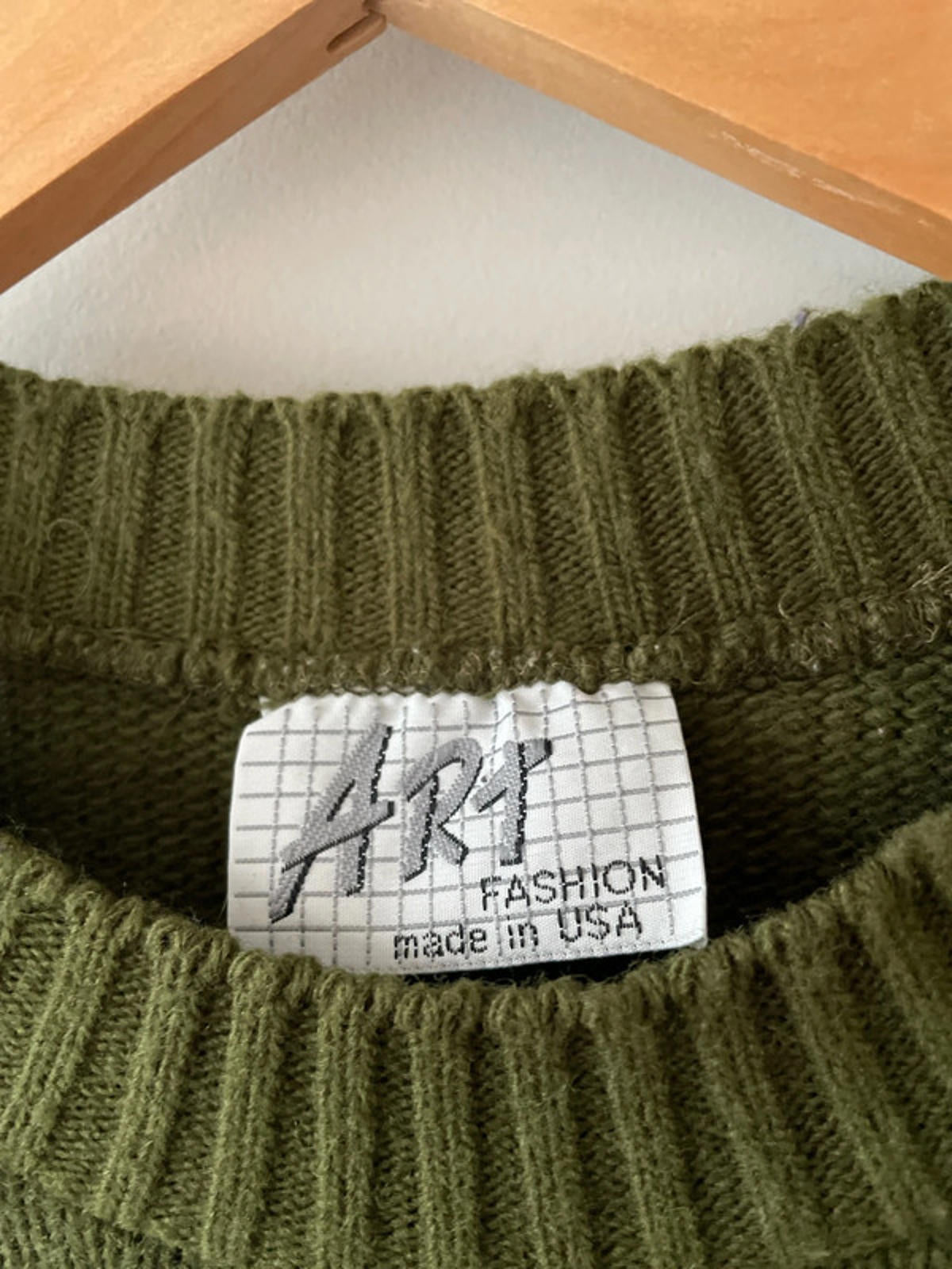 Men's Art Fashion Vintage Crew Neck Knitted Sweater Made In USA - Medium - 2778