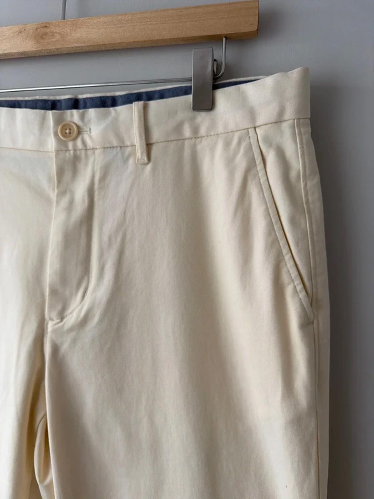 Men’s Tommy Hilfiger Denton Straight Leg Chino Trousers In Cream - W31/L32 - 3250