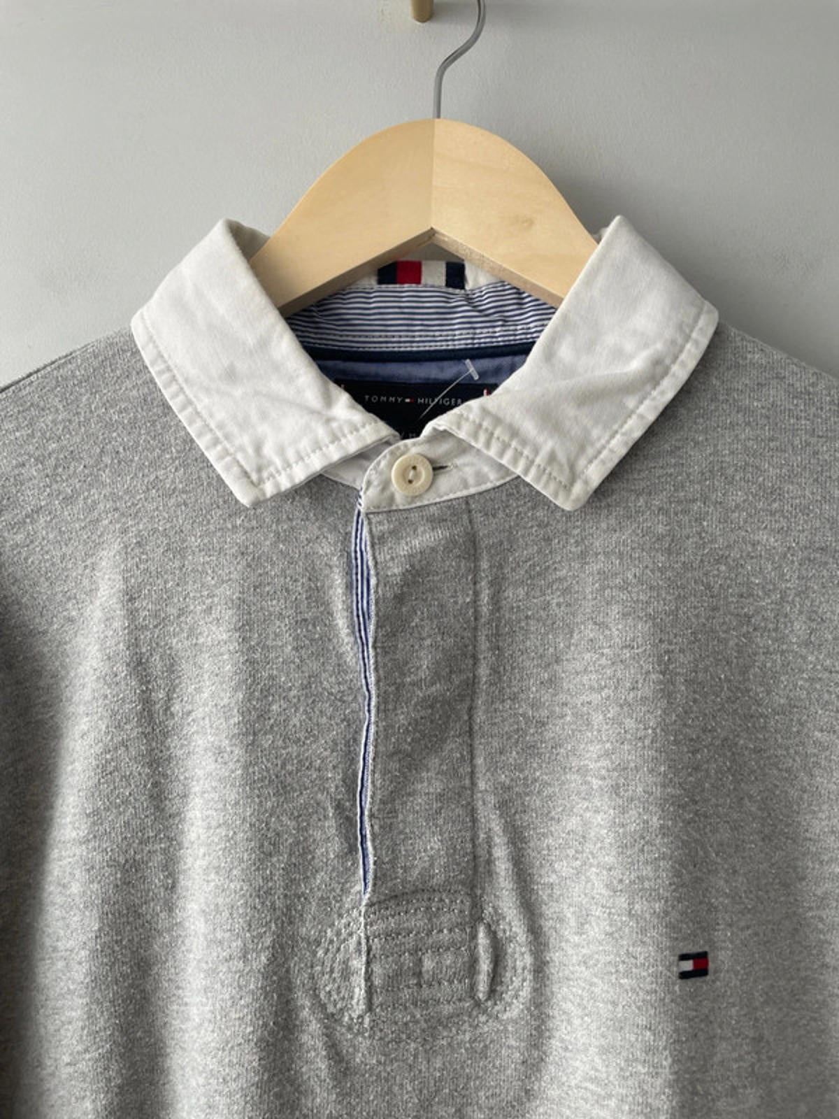 Men’s Tommy Hilfiger Rugby Polo Shirt Top In Grey - Medium- 2148