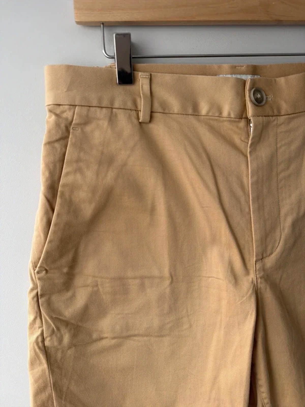 Men's Cos Stretch Fit Classic Chino Shorts in Beige - W33 - 3267