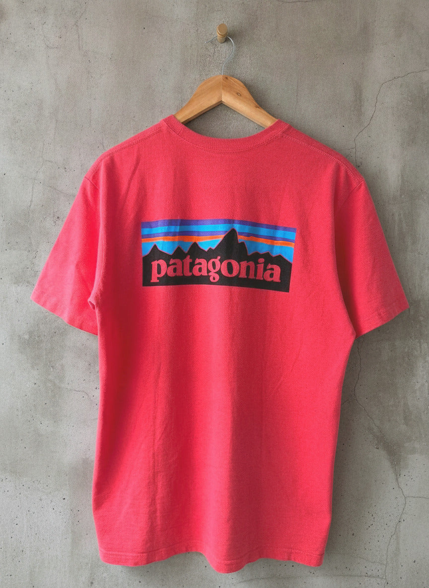 Men’s Patagonia Crew Neck Printed T-shirt In Red - Medium - 3643