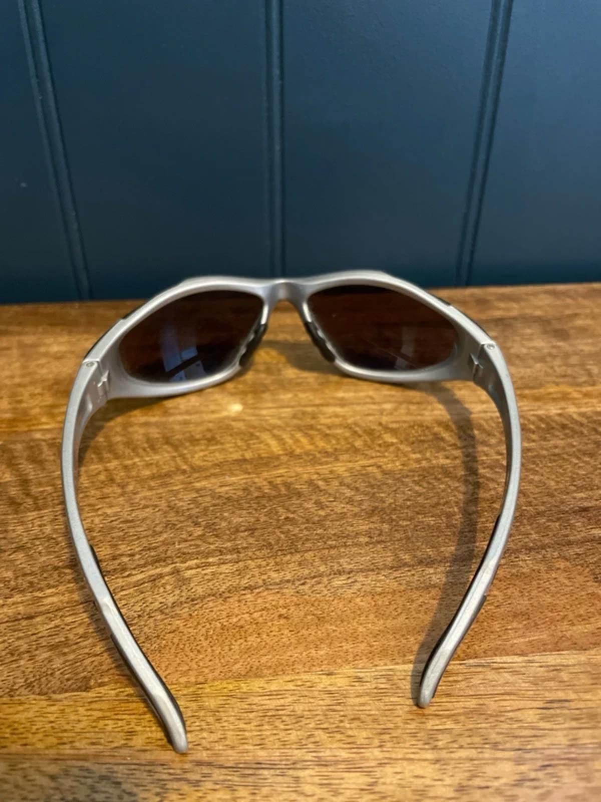 Unisex Aptonia MH 900 Wrap Design Sunglasses In Silver/Black - 2898