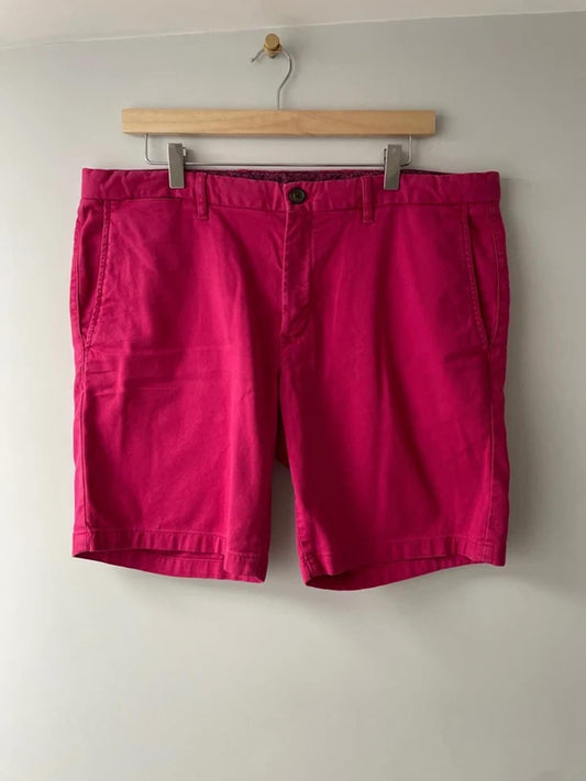 Men’s Tommy Hilfiger Denton Stretch Fit Chino Shorts in Pink - W38/L8 - 3163
