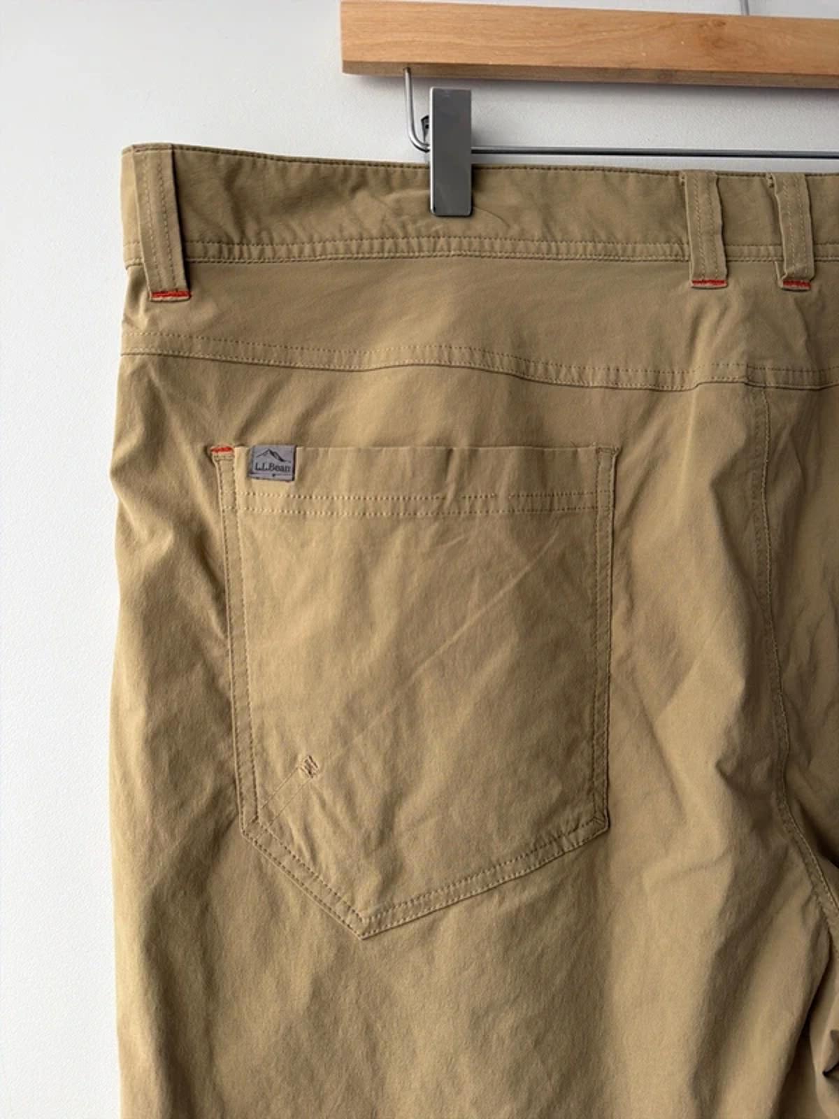 Men’s L.L.Bean Cresta Cargo Shorts In Beige - W40 - 3264