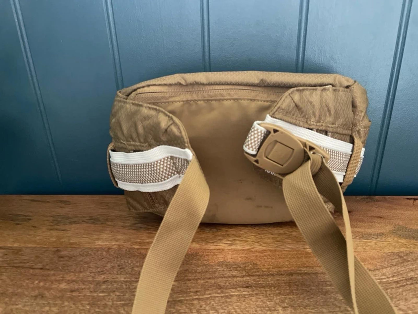 Unisex Nike ACG Karst Cross Body Bag In Stone - 2951