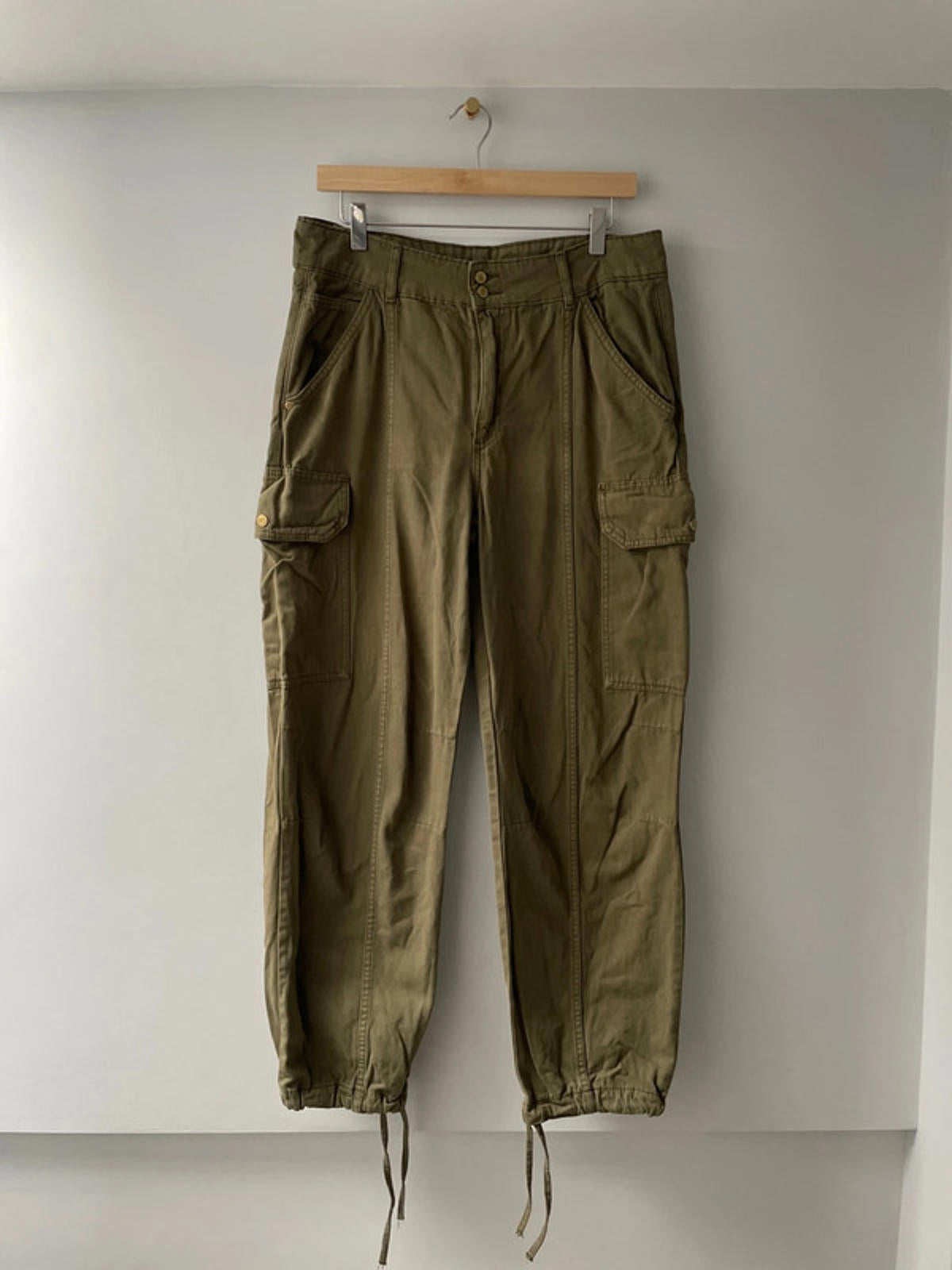 Men’s Pull and Bear Baggy Cargo Trousers in Khaki - W32/L29 - 2754