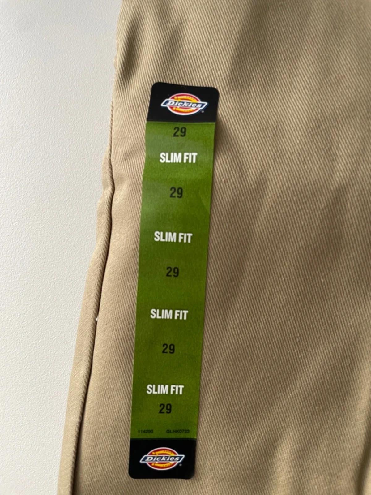Women’s Dickies Slim Fit High Waist Shorts in Beige - W29/L11 - 2886