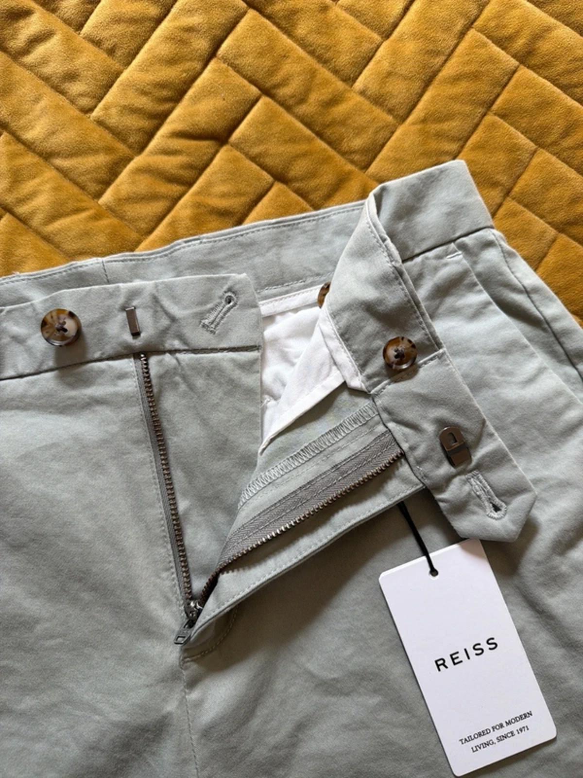 Women’s Reiss Premium Stretch Fit Classic Chino Shorts In Grey - W30 - 3255
