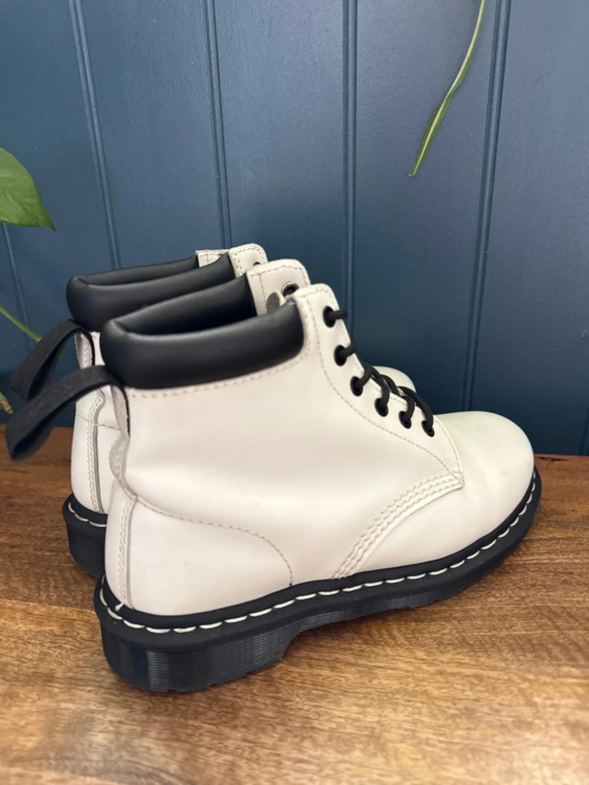 Women’s Dr Martens 939 Premium Leather Lace Up Boots In White/Black - Uk6 - 0784