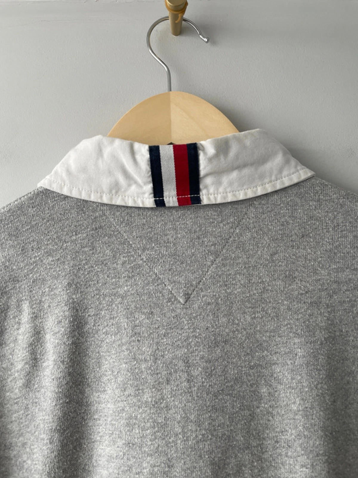 Men’s Tommy Hilfiger Rugby Polo Shirt Top In Grey - Medium- 2148