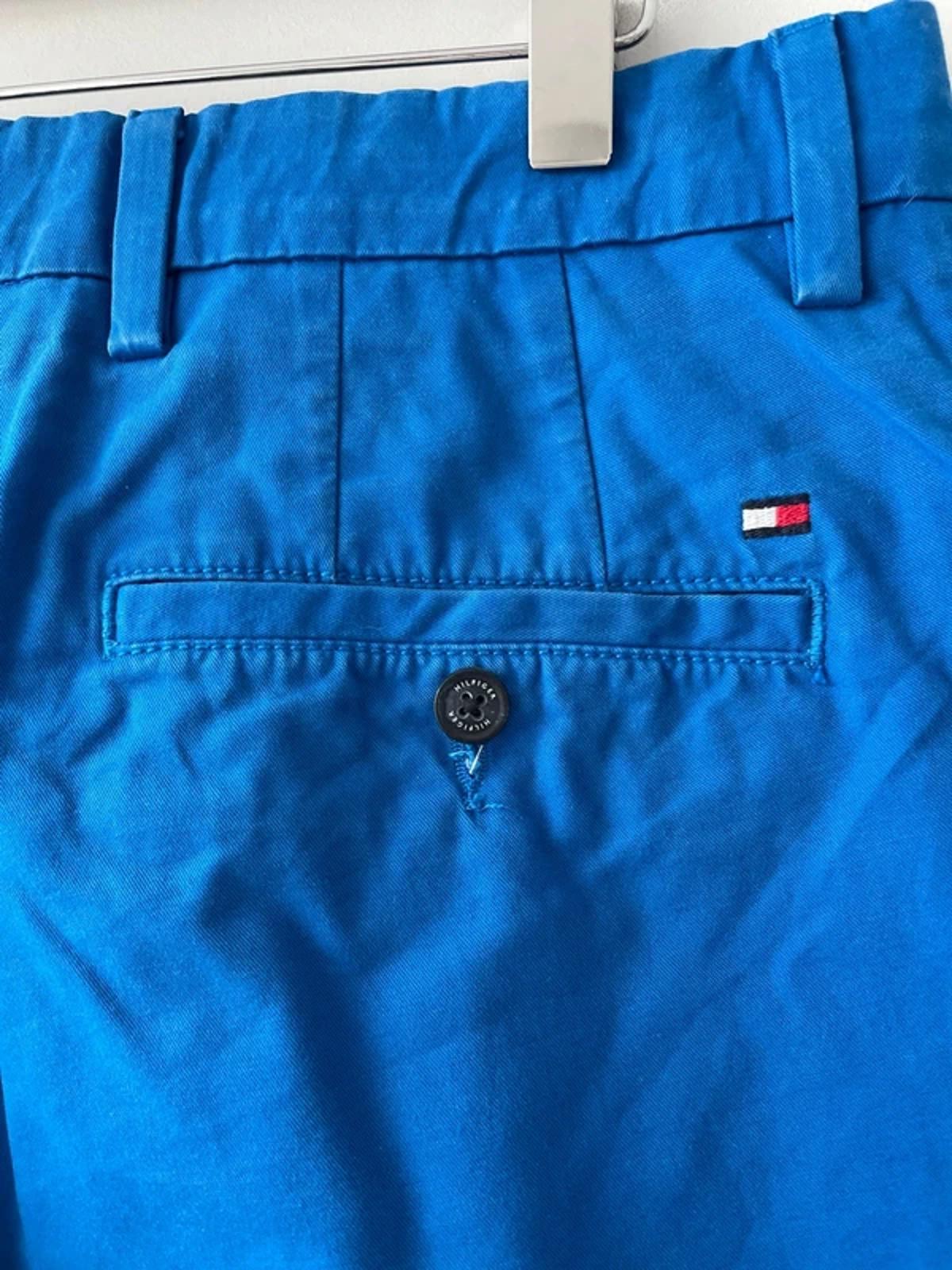 Men’s Tommy Hilfiger Classic Fit Chino Shorts In Blue  - W33/L9 - 3152