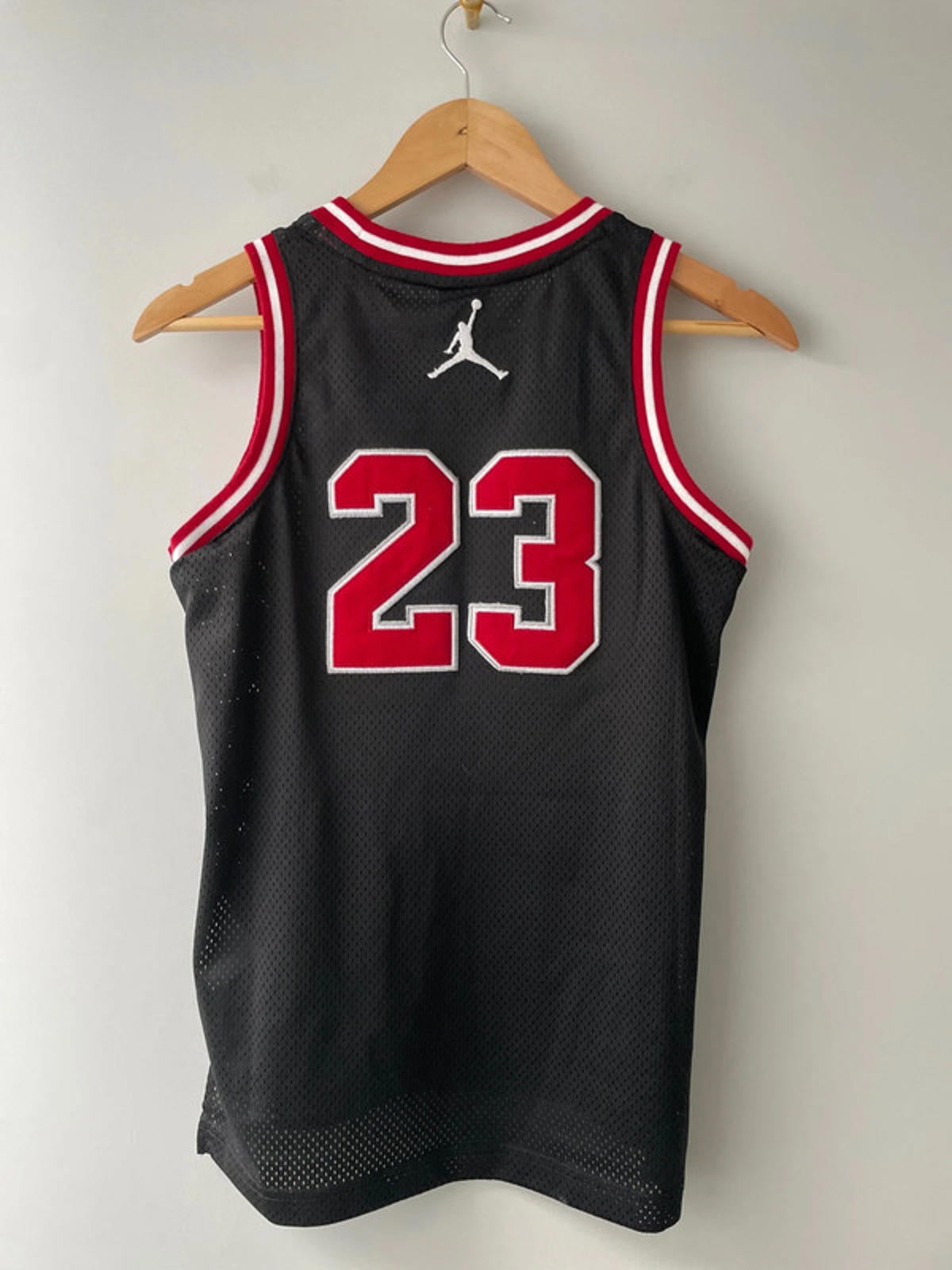 Women's Vintage Jordan 23 Jumpman Jersey DNA Logo In Red/Black - Medium - 2281