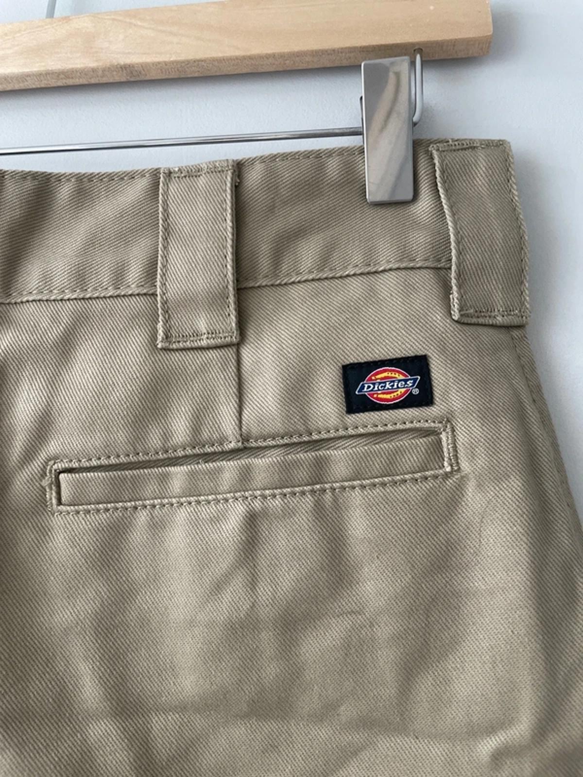Men’s Dickies Slim Straight Fit Chino Short In Beige - W30/L10.5- 3185