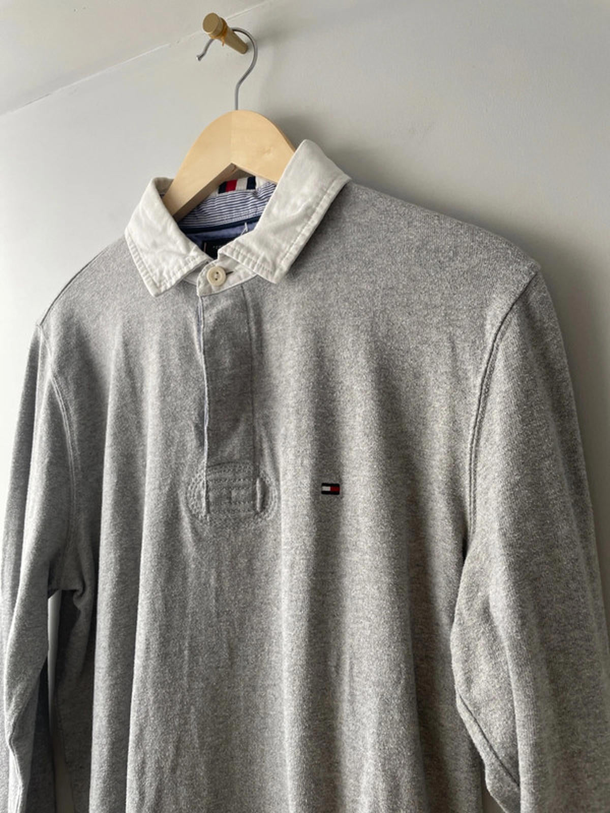 Men’s Tommy Hilfiger Rugby Polo Shirt Top In Grey - Medium- 2148