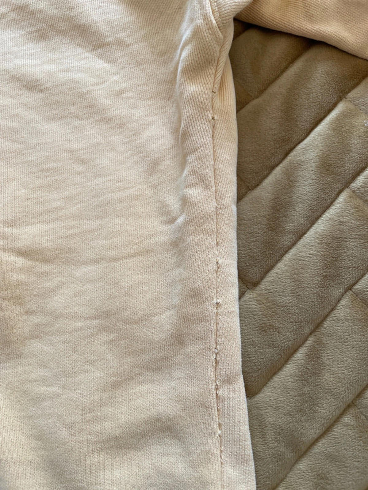 Levis x Stranger Things Eleven's Crewneck Sweatshirt Jumper In Yellow - Large - 2238