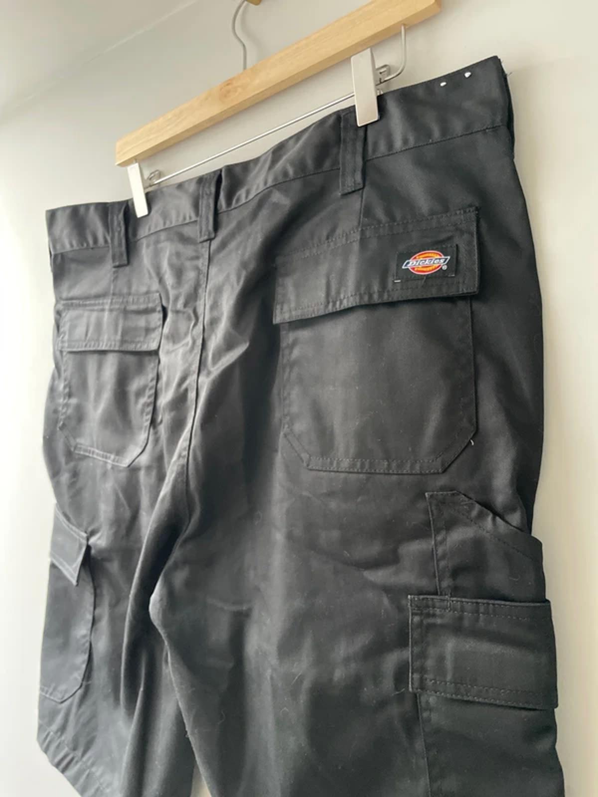 Men’s Dickies Cargo Chino Shorts in Black - W38/L10.5 - 3059