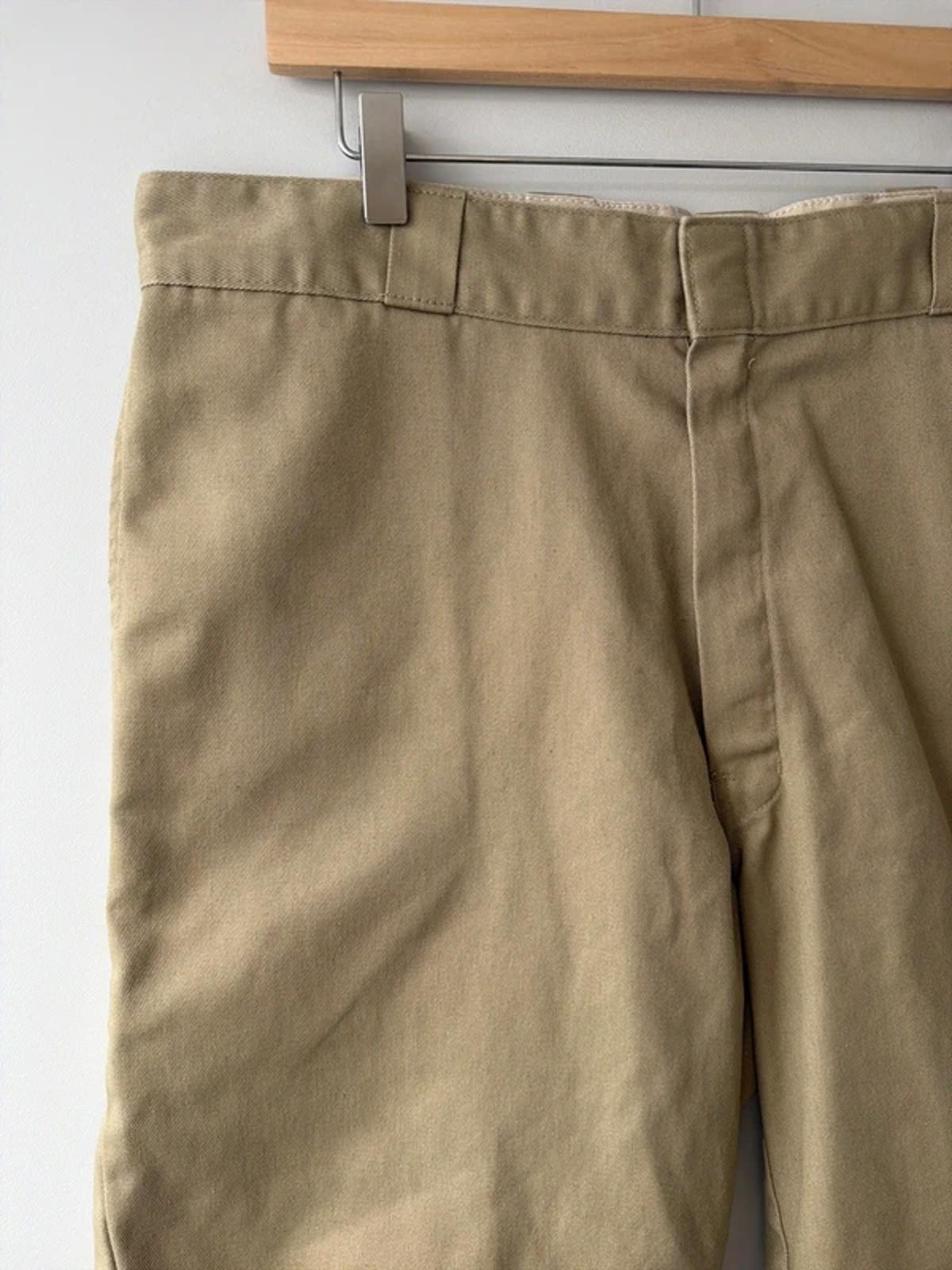 Men’s Dickies Baggy Fit Cargo Shorts In Beige - W36 - 3262