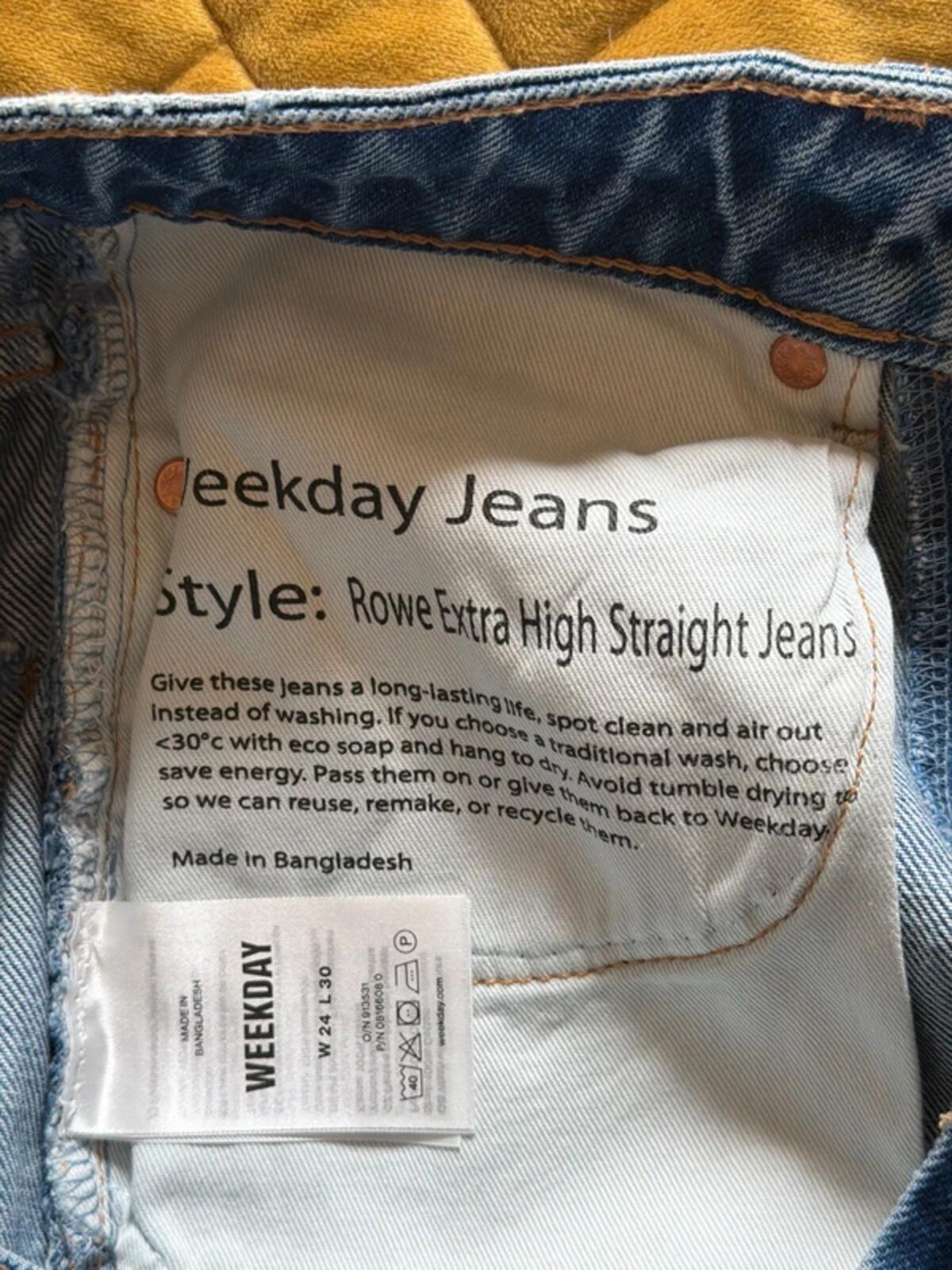 Women’s Weekday Rowe Extra High Waist Straight Fit Jeans - W24/L30 - 3378
