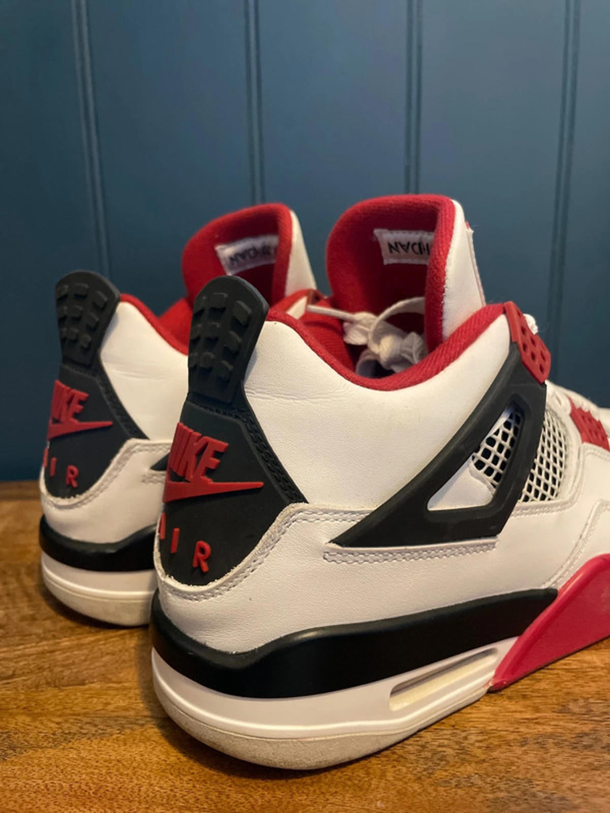 Men’s Nike Air Jordan 4 Retro "Fire Red 2020" Trainers - UK 8 - 2770