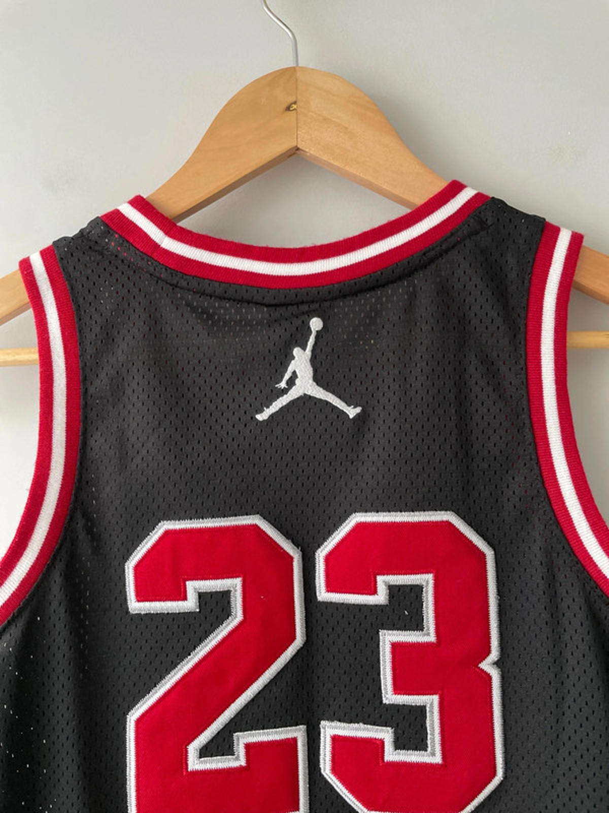 Women's Vintage Jordan 23 Jumpman Jersey DNA Logo In Red/Black - Medium - 2281