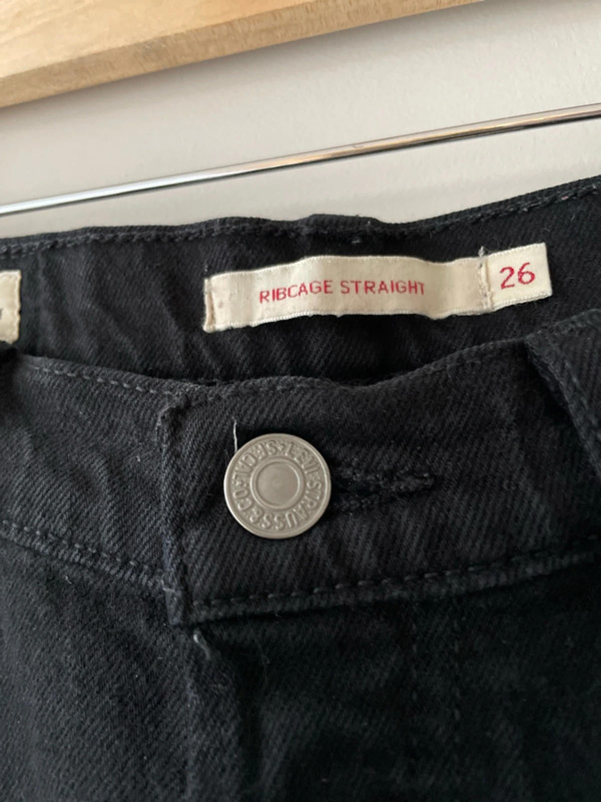 Women’s Levi’s High Waisted Ribcage Straight Fit Jeans In Black - W26/L27 - 2758