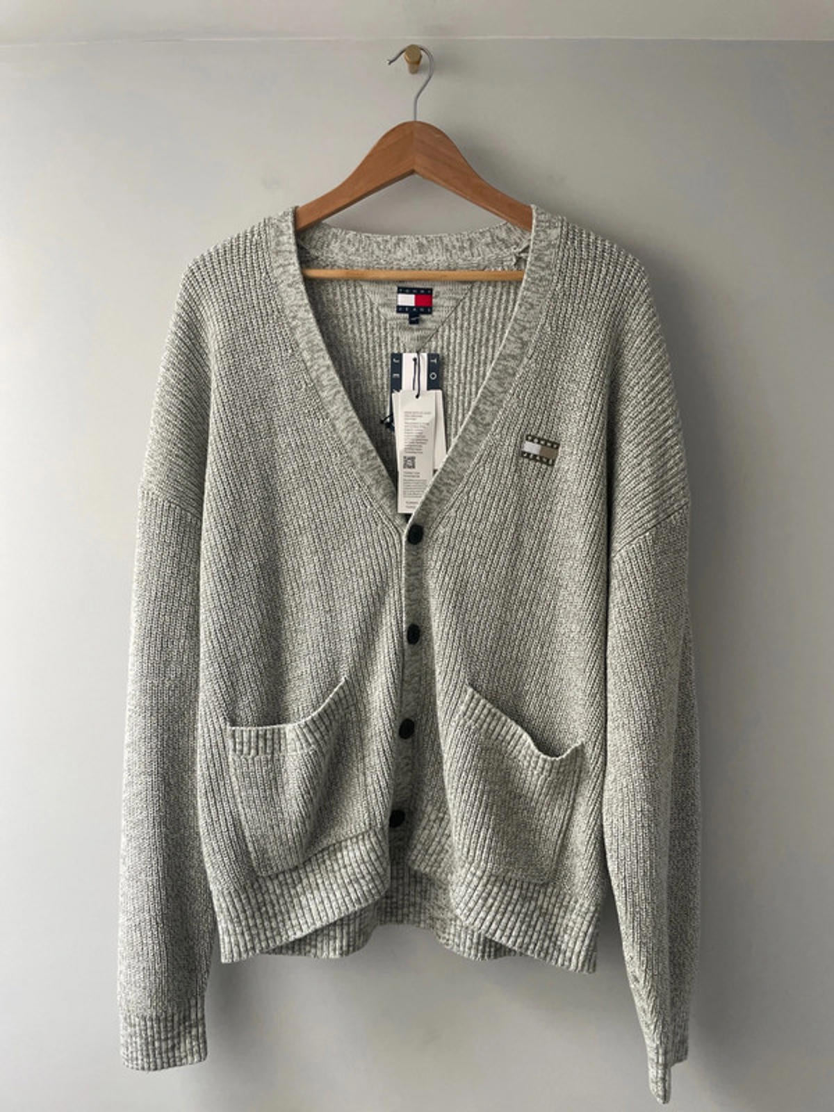 Men’s Tommy Hilfiger Badge Knitted Cardigan In Grey - Medium - 2308