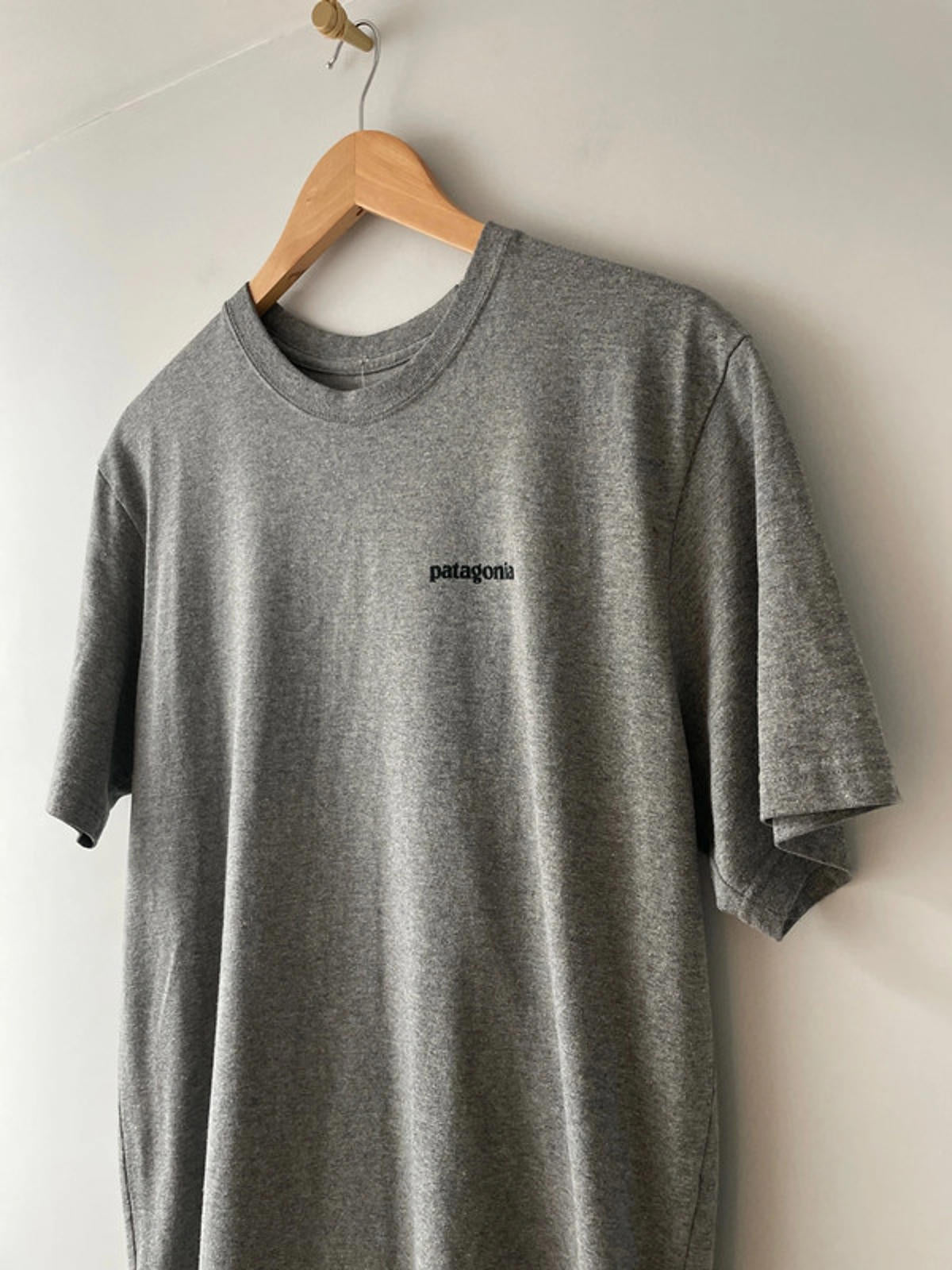 Men’s Patagonia Crew Neck Printed T-shirt In Grey - Medium - 2544
