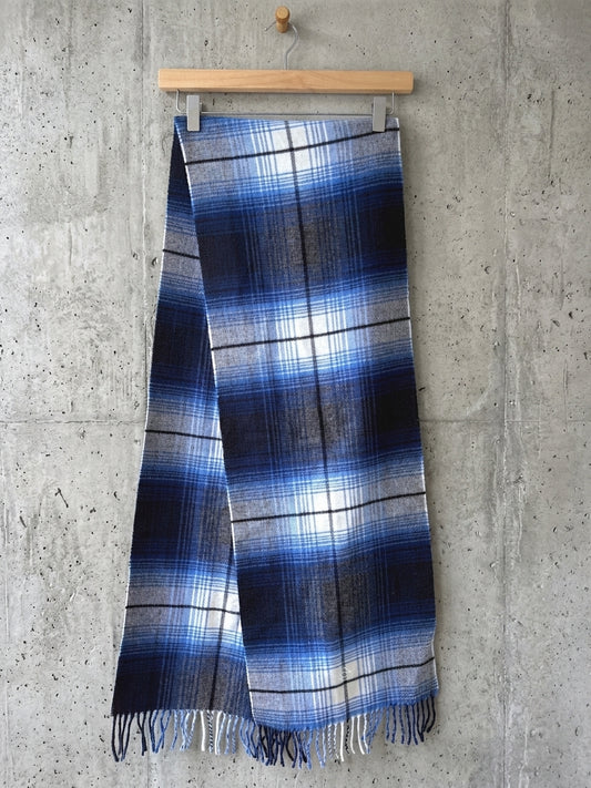 Unisex GANT Premium 100% Wool Plaid Scarf with Fringe In Navy/Off White - 3853